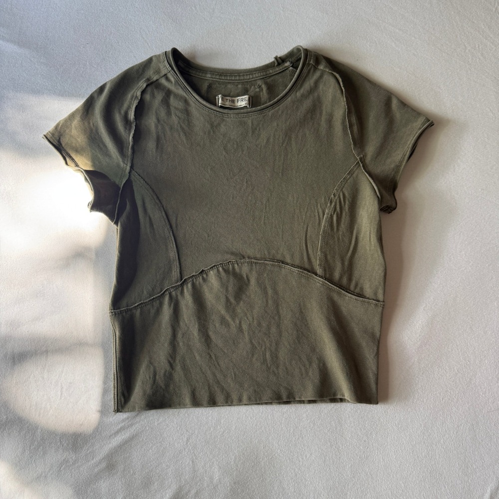 We The Free Protagonist Cropped Cap Sleeve Tee XS Python Green Raw Seam Baby Tee
